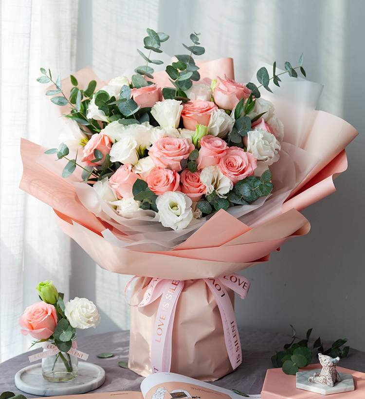 来宾女朋友妈妈过生日，送花应该怎么选？